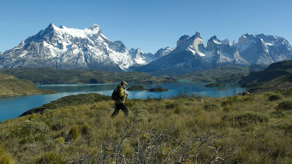 Guía definitiva para ahorrar en tu próximo viaje: Desde pasajes, maletas y alojamiento